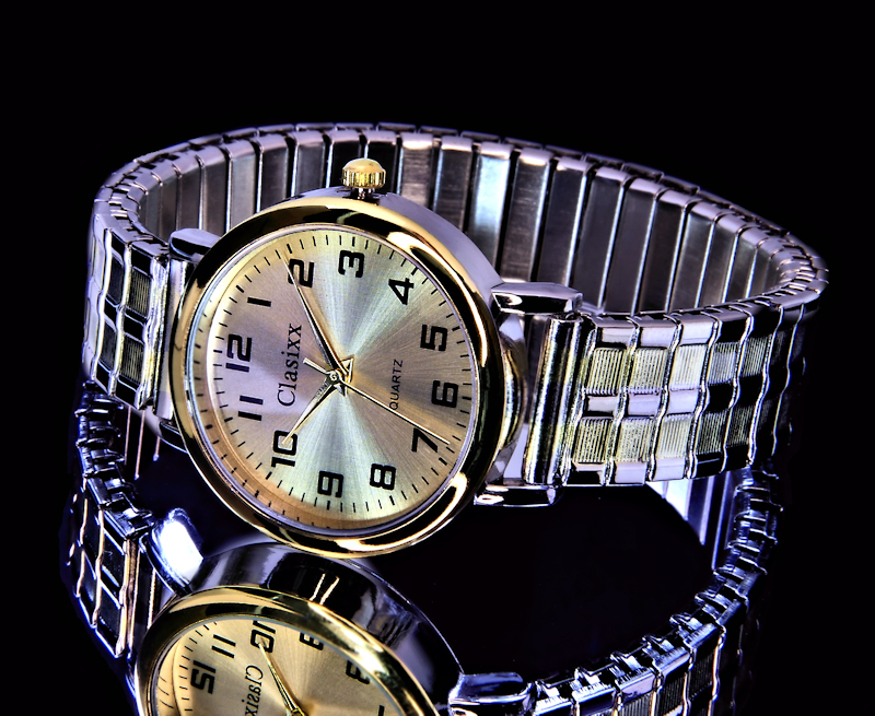 Damen Armband Frauen Uhr mit Edelstahl Zug Flex Band Gold Silber